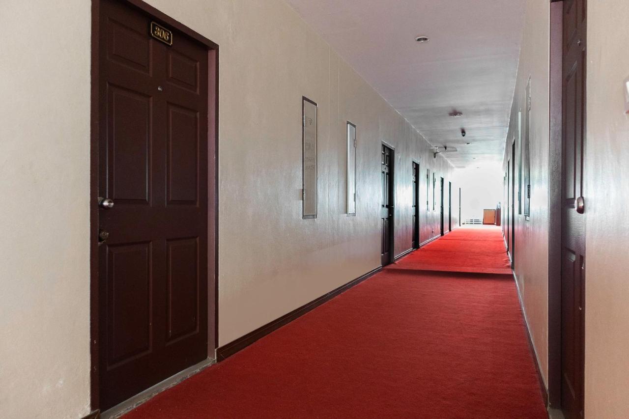 Oyo 792 Omsaga Phuket Hotel Zewnętrze zdjęcie
