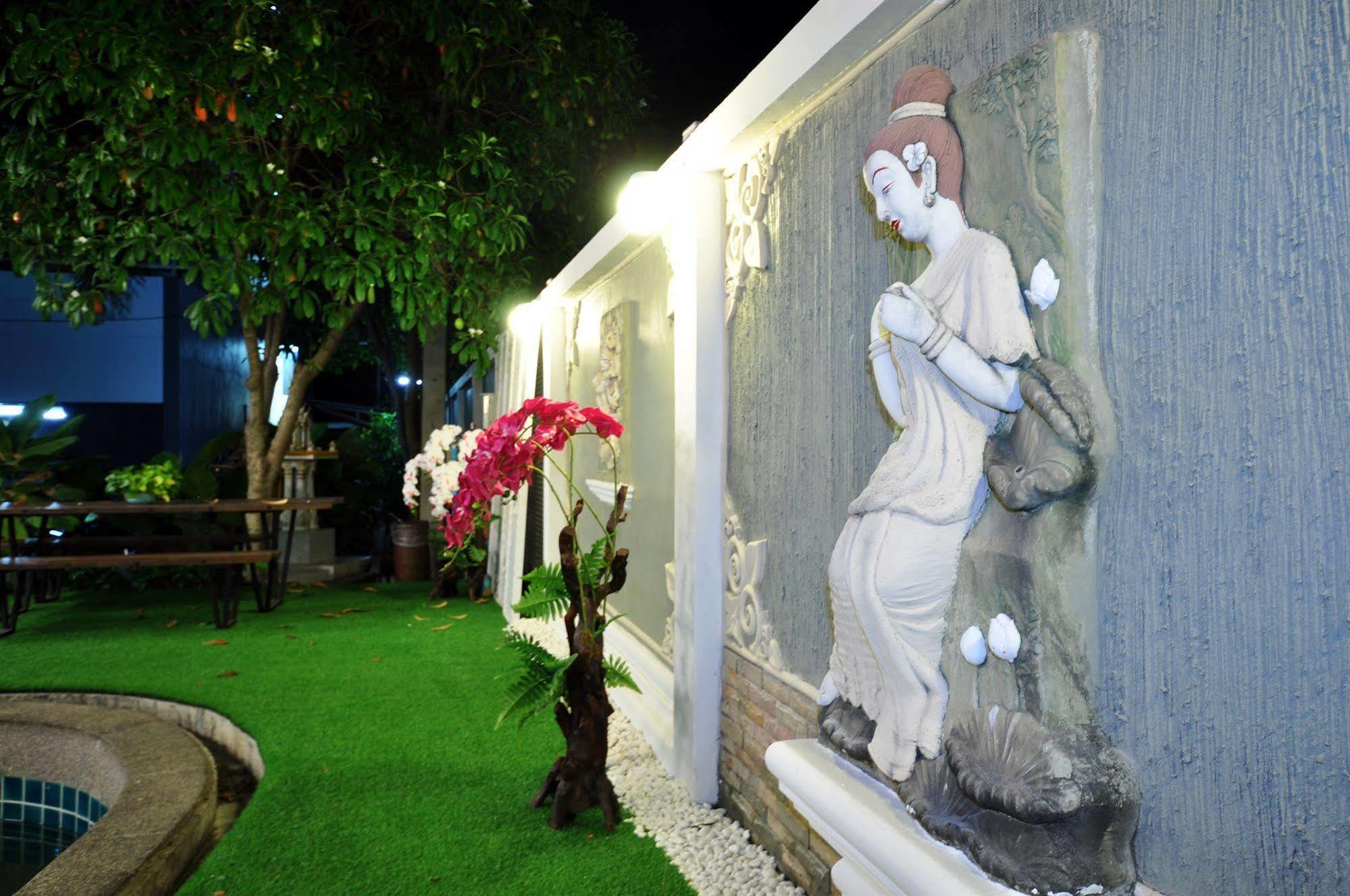 Oyo 792 Omsaga Phuket Hotel Zewnętrze zdjęcie
