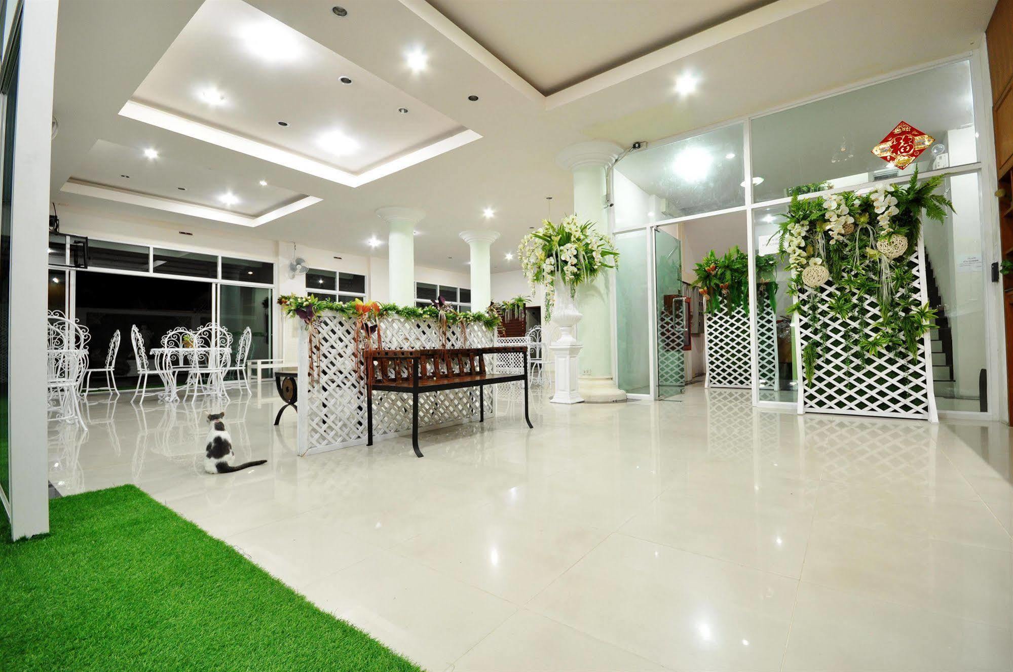 Oyo 792 Omsaga Phuket Hotel Zewnętrze zdjęcie