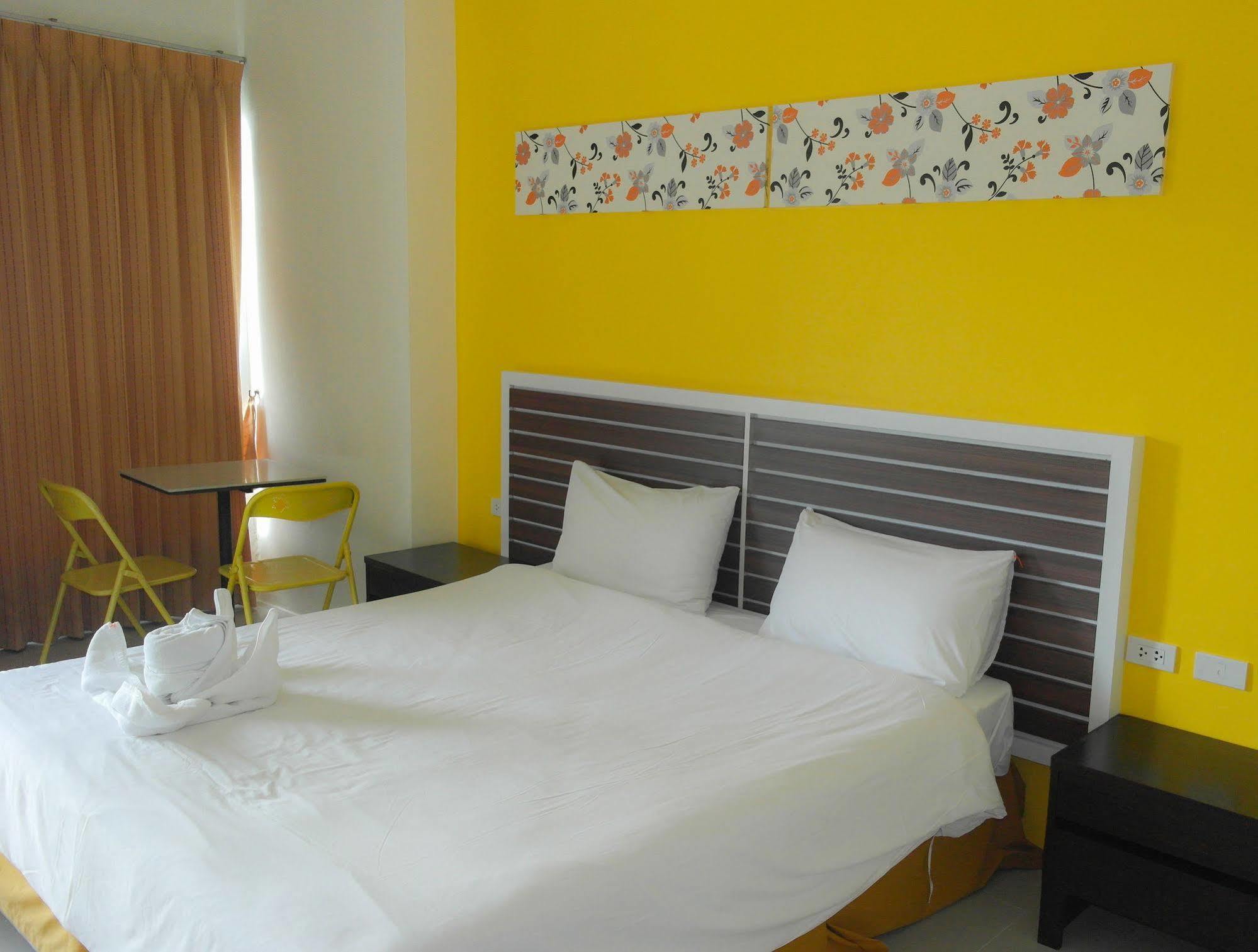 Oyo 792 Omsaga Phuket Hotel Zewnętrze zdjęcie