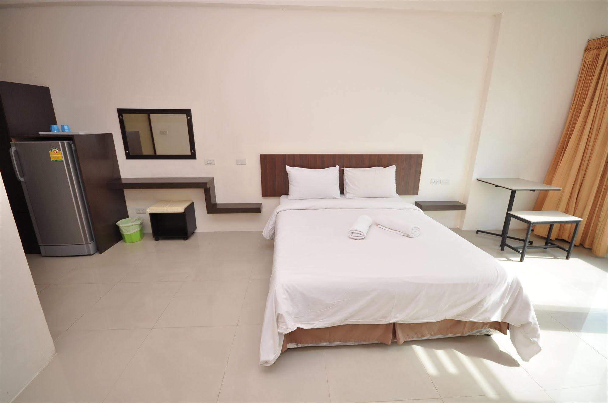 Oyo 792 Omsaga Phuket Hotel Zewnętrze zdjęcie