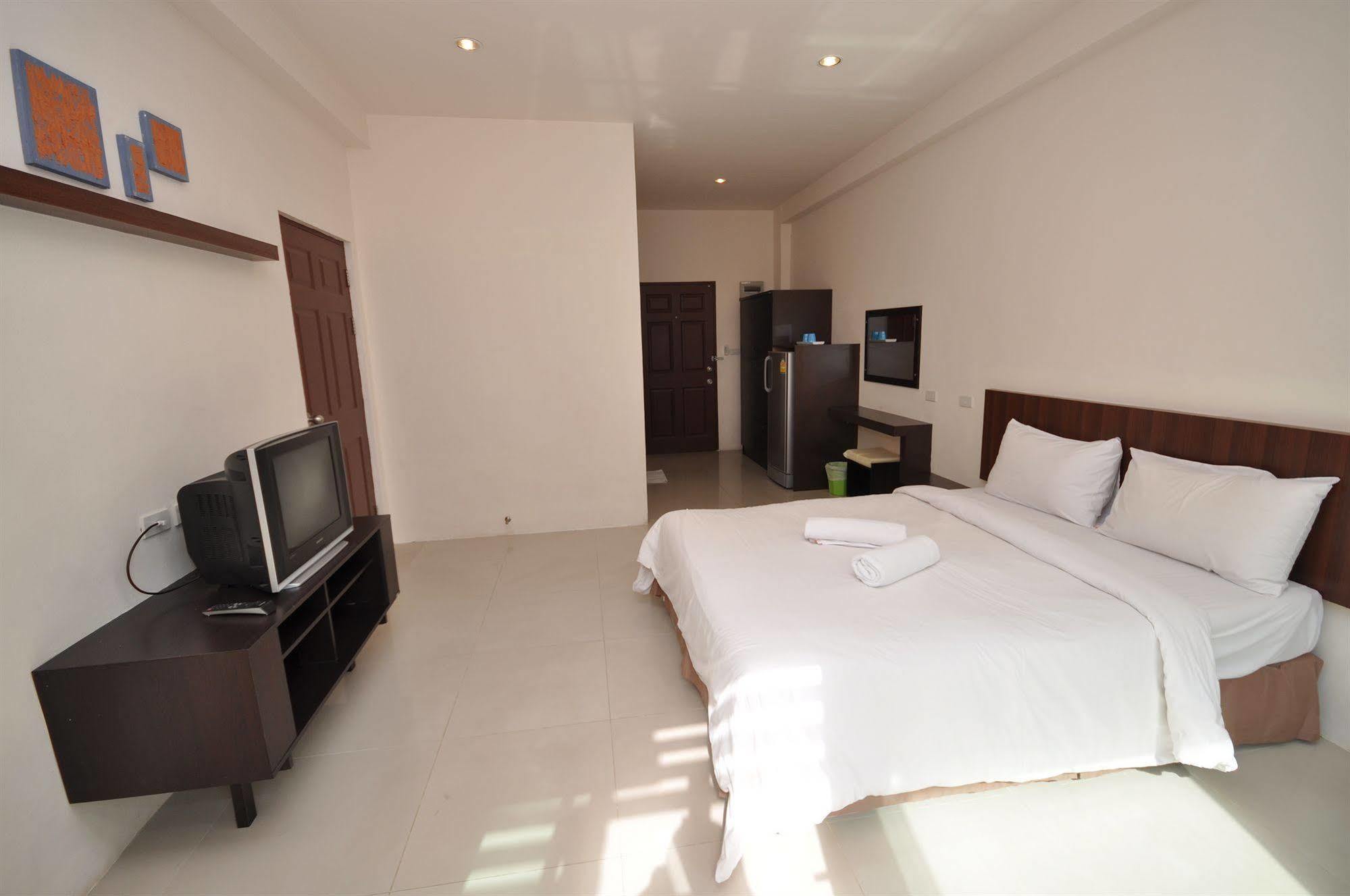 Oyo 792 Omsaga Phuket Hotel Zewnętrze zdjęcie