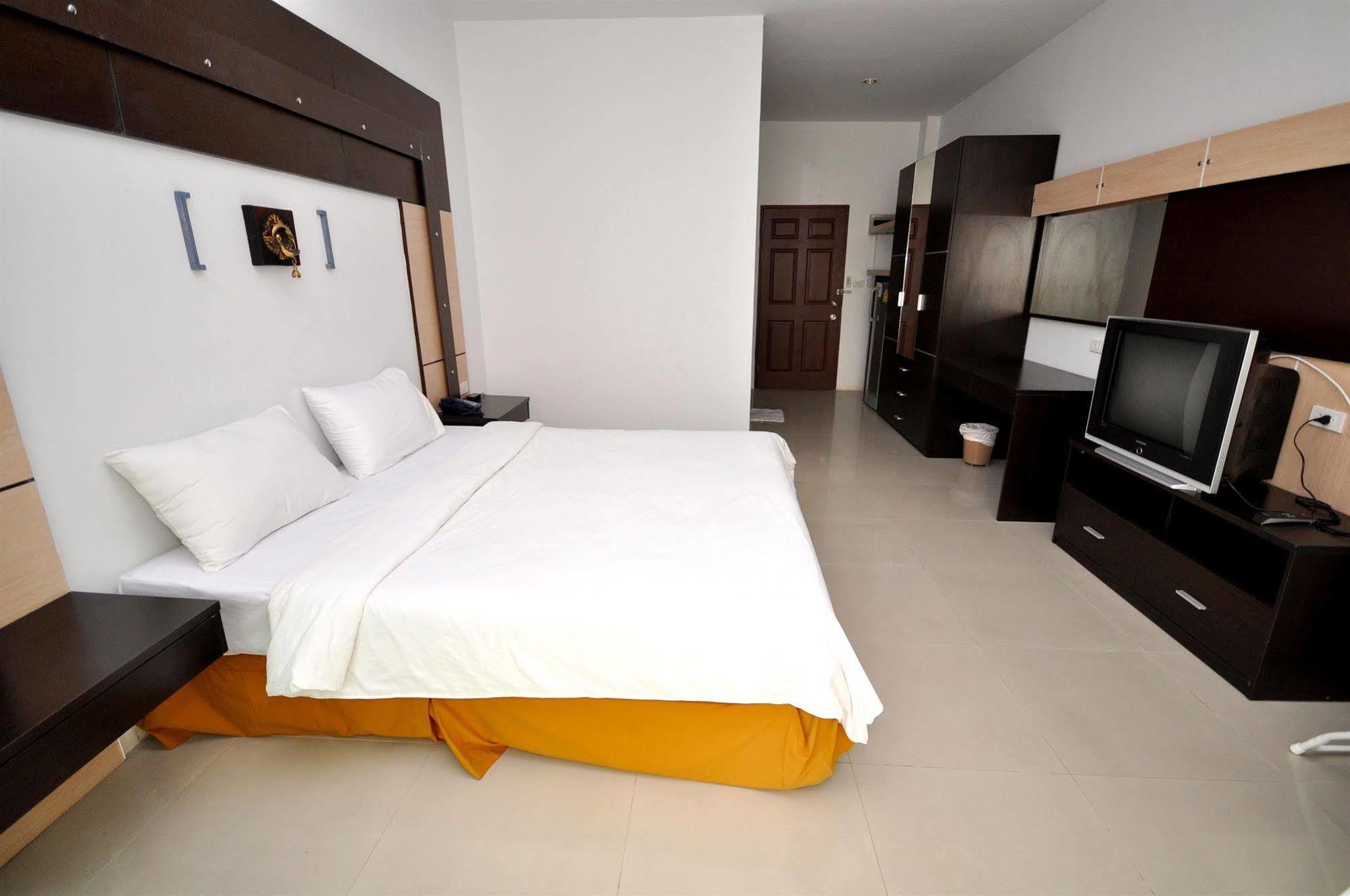 Oyo 792 Omsaga Phuket Hotel Zewnętrze zdjęcie