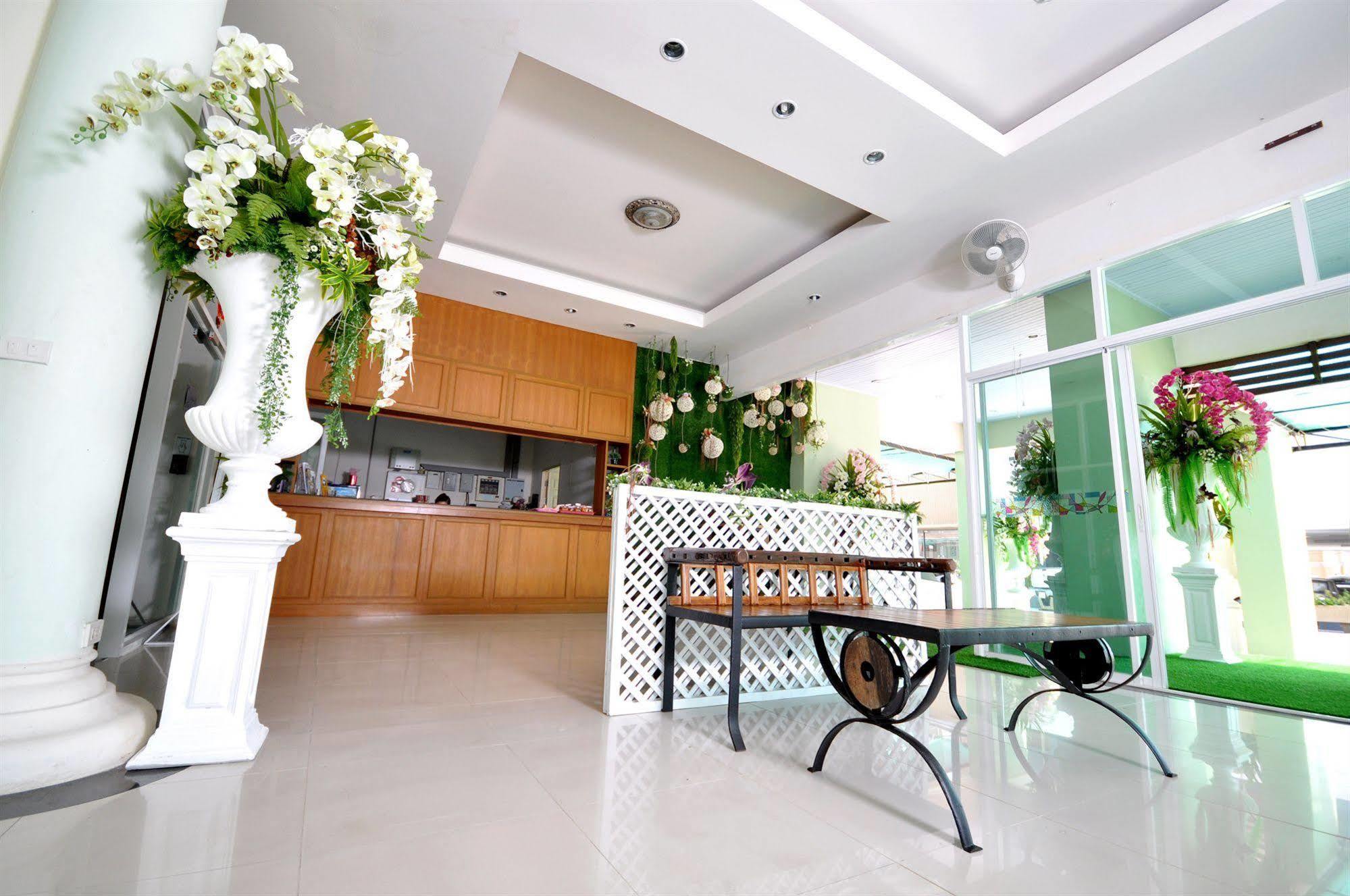 Oyo 792 Omsaga Phuket Hotel Zewnętrze zdjęcie