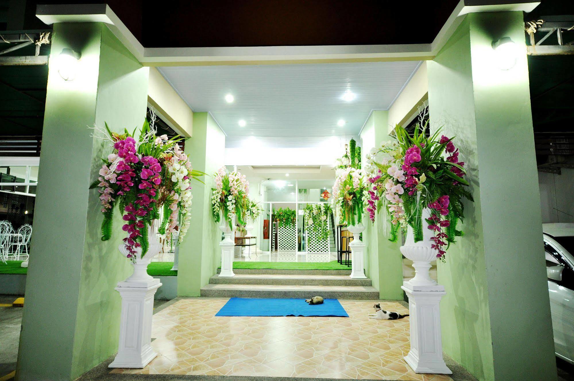 Oyo 792 Omsaga Phuket Hotel Zewnętrze zdjęcie